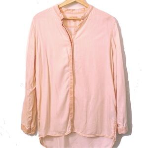 SALE! 3 for $20🌠 Gap soft orange button down shirt